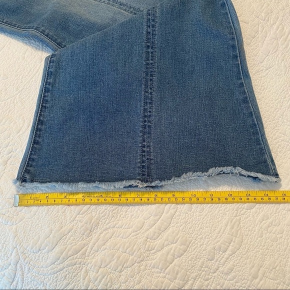 Wonderly Flare Fray Hem Pull On Jeans - L - Picture 10 of 11